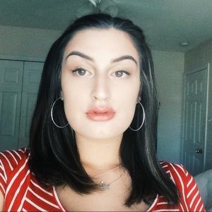 Meet your Posher, Candace